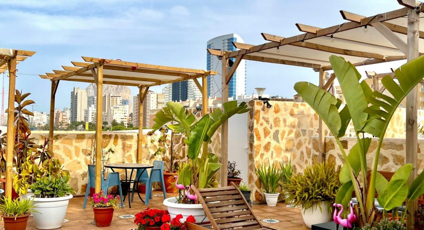 Quand le jardinage urbain rencontre le design : des solutions élégantes pour ton balcon et ta terrasse de toit