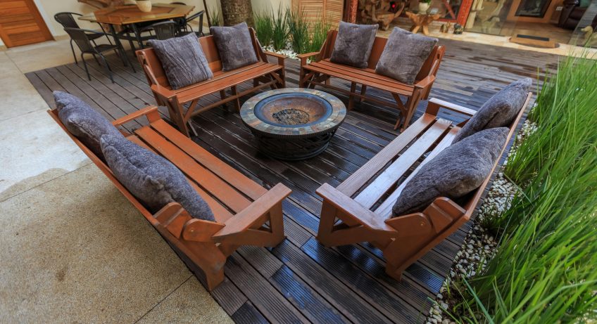 Comment créer un espace détente autour d'un brasero dans son jardin